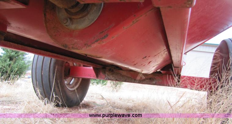 image for item 3514 Gehl 7190 feed wagon