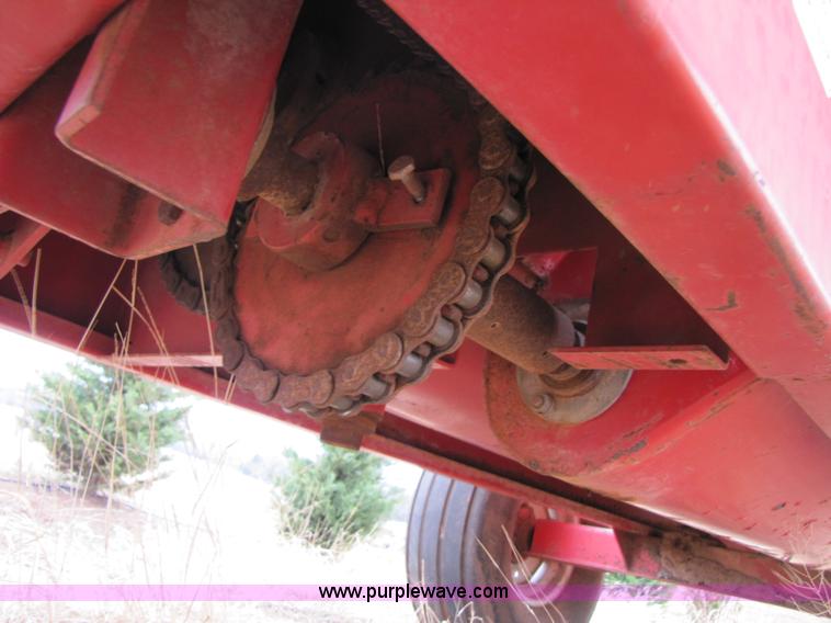 image for item 3514 Gehl 7190 feed wagon