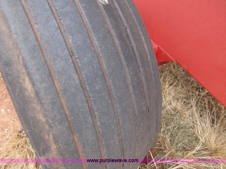 image for item 3514 Gehl 7190 feed wagon