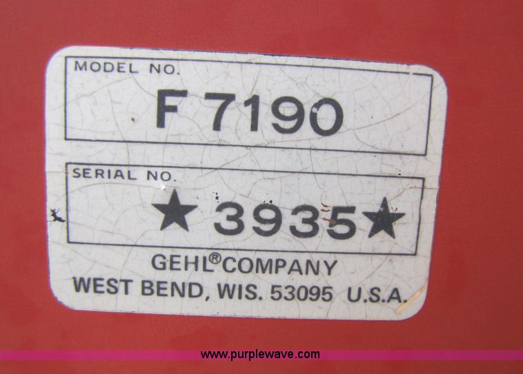 image for item 3514 Gehl 7190 feed wagon