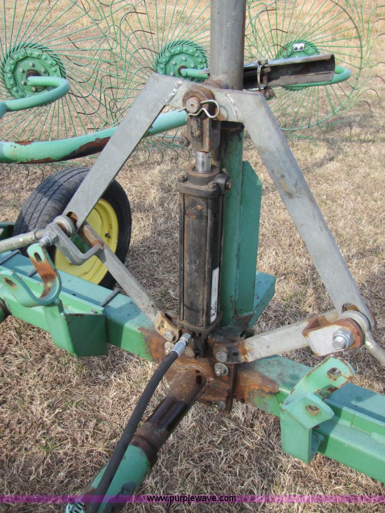 image for item 3515 John Deere 702 10 wheel rake