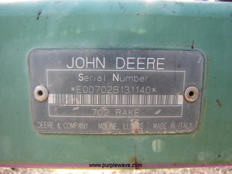 image for item 3515 John Deere 702 10 wheel rake