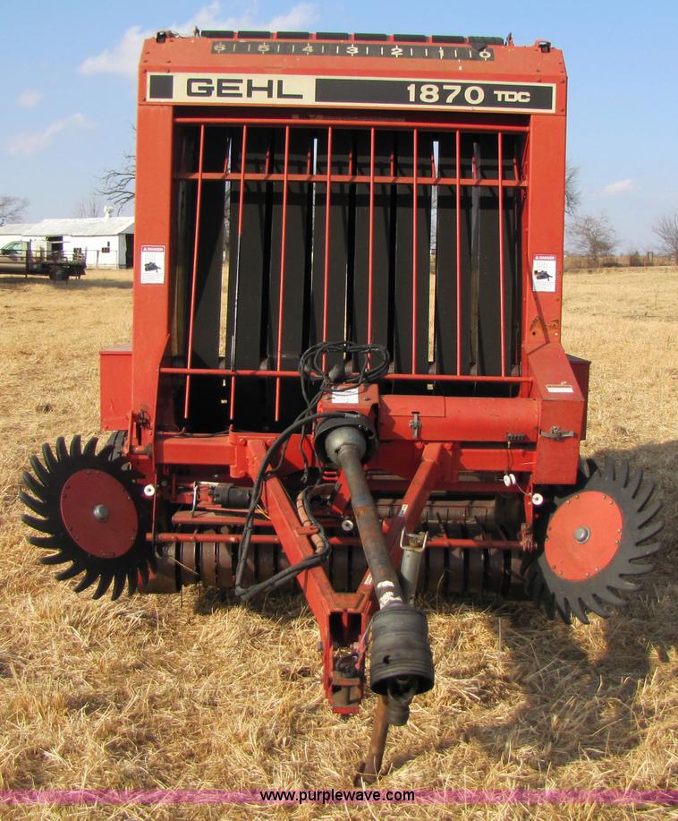 image for item 3518 1994 Gehl 1870 TDC round baler