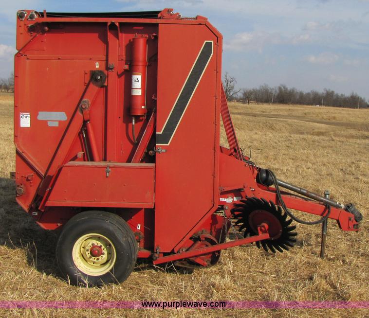 image for item 3518 1994 Gehl 1870 TDC round baler