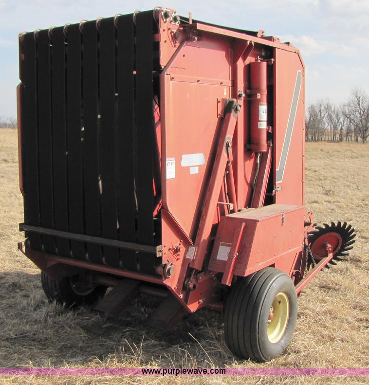 image for item 3518 1994 Gehl 1870 TDC round baler