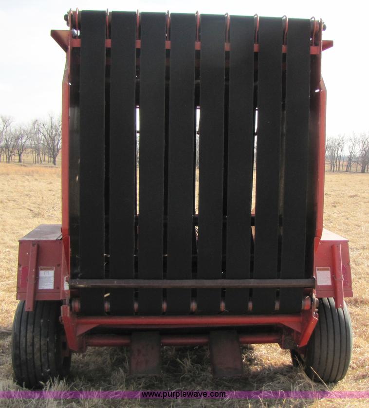 image for item 3518 1994 Gehl 1870 TDC round baler