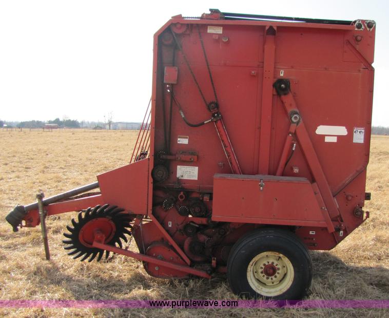 image for item 3518 1994 Gehl 1870 TDC round baler