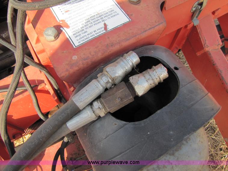 image for item 3518 1994 Gehl 1870 TDC round baler