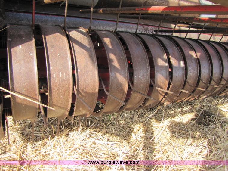 image for item 3518 1994 Gehl 1870 TDC round baler