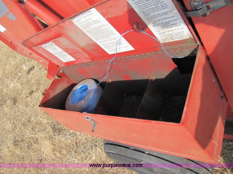 image for item 3518 1994 Gehl 1870 TDC round baler