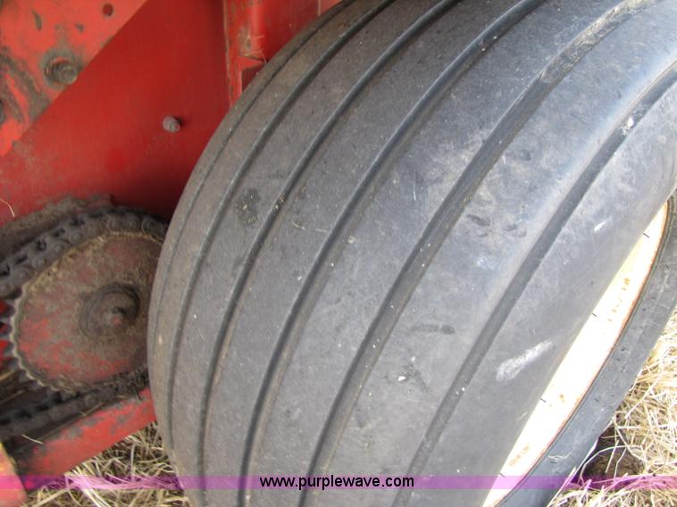 image for item 3518 1994 Gehl 1870 TDC round baler