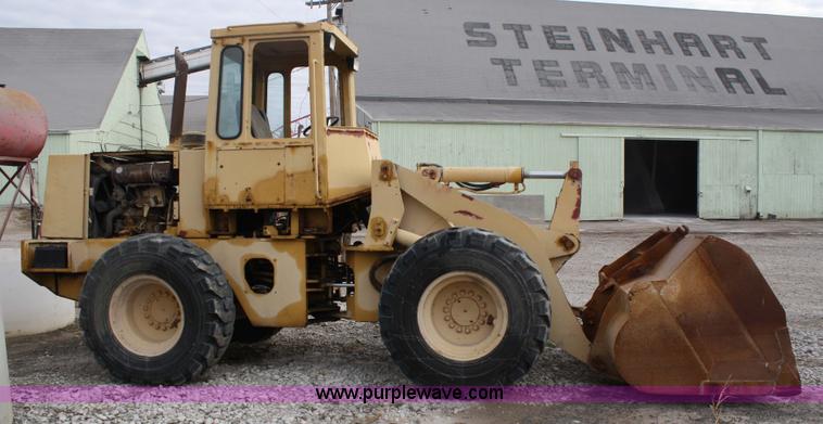 image for item 4921 1988 John Deere 444E wheel loader