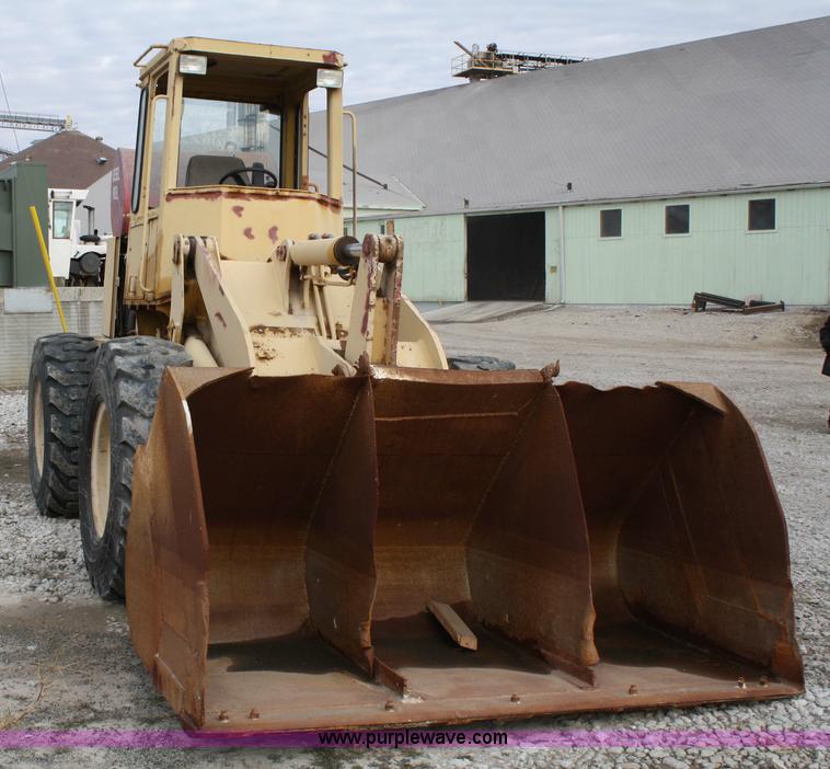 image for item 4921 1988 John Deere 444E wheel loader