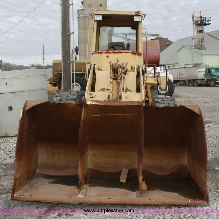 image for item 4921 1988 John Deere 444E wheel loader