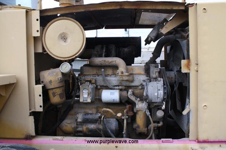 image for item 4921 1988 John Deere 444E wheel loader