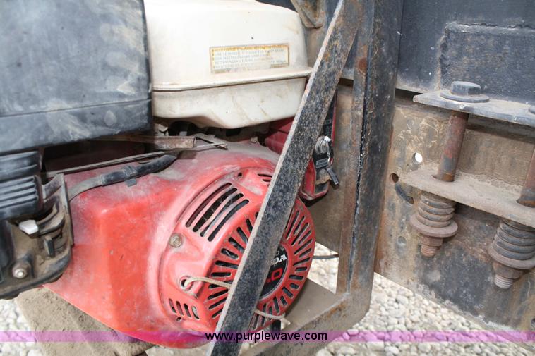 image for item 4922 1990 International 8100 tender truck