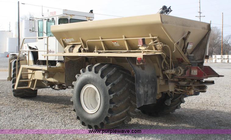image for item 4965 1993 Tyler 3250 floater spreader