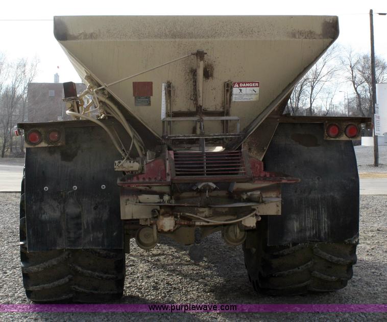image for item 4965 1993 Tyler 3250 floater spreader