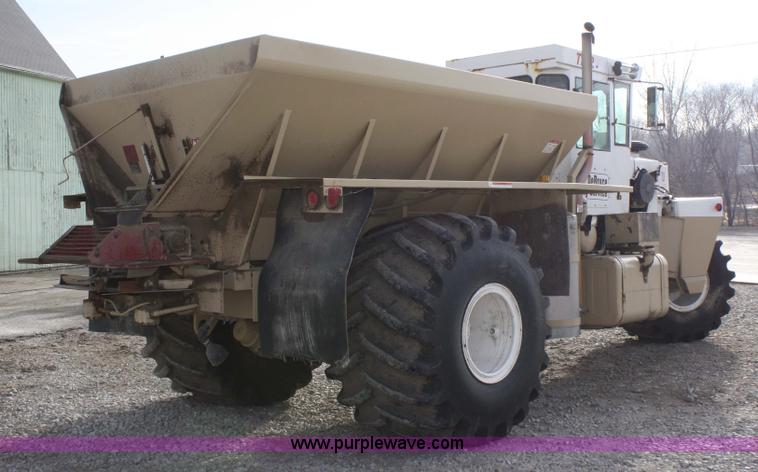 image for item 4965 1993 Tyler 3250 floater spreader