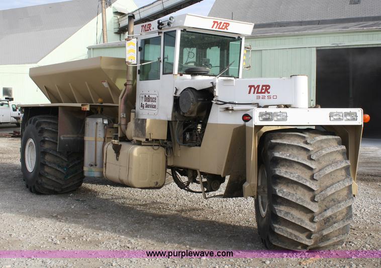 image for item 4965 1993 Tyler 3250 floater spreader