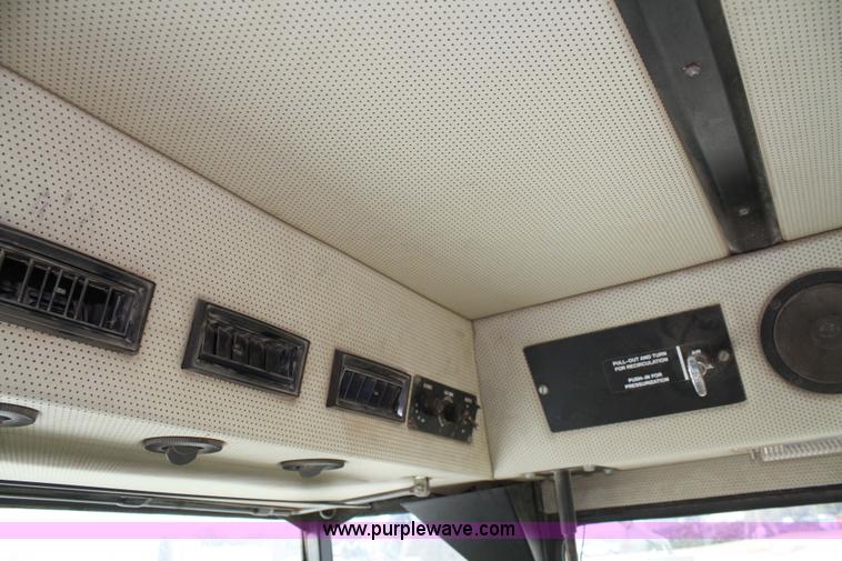 image for item 4965 1993 Tyler 3250 floater spreader