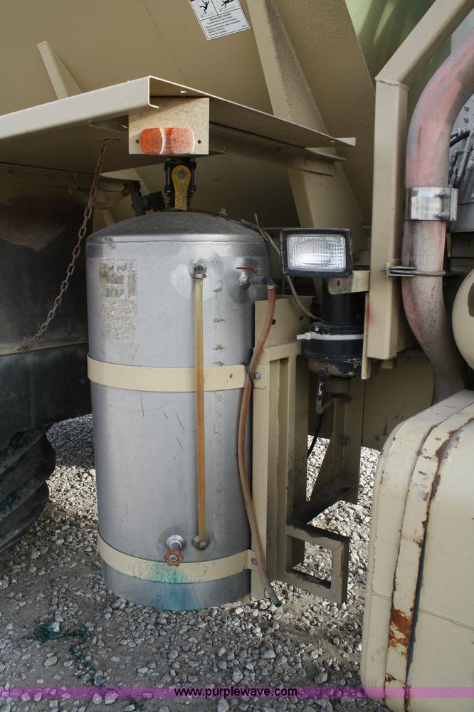 image for item 4965 1993 Tyler 3250 floater spreader