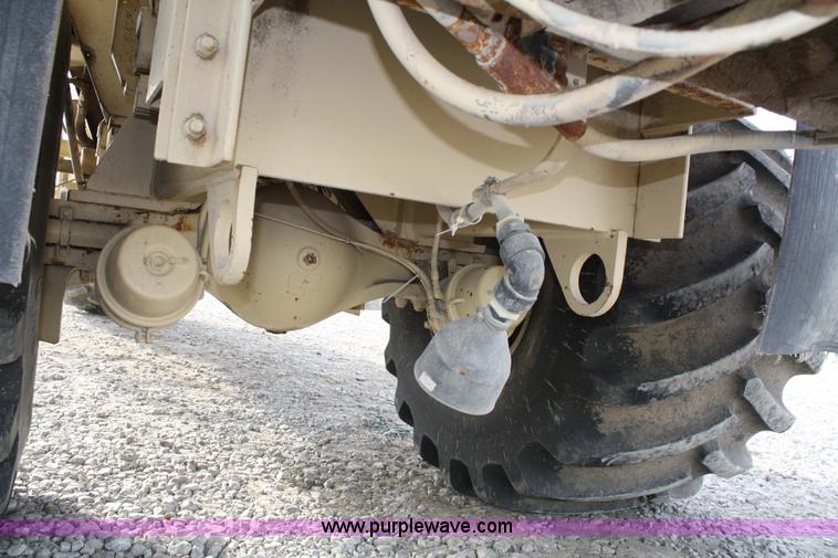 image for item 4965 1993 Tyler 3250 floater spreader