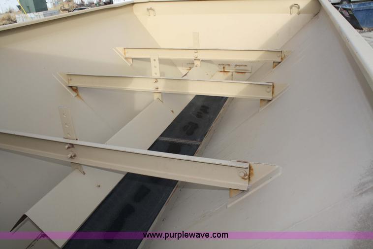 image for item 4965 1993 Tyler 3250 floater spreader