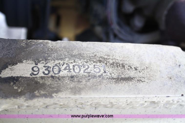 image for item 4965 1993 Tyler 3250 floater spreader