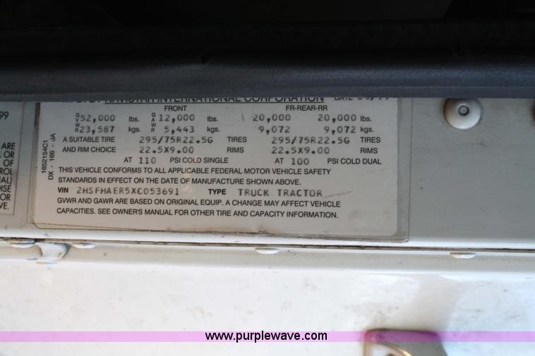 image for item 5001 1999 International 9400 Eagle semi truck