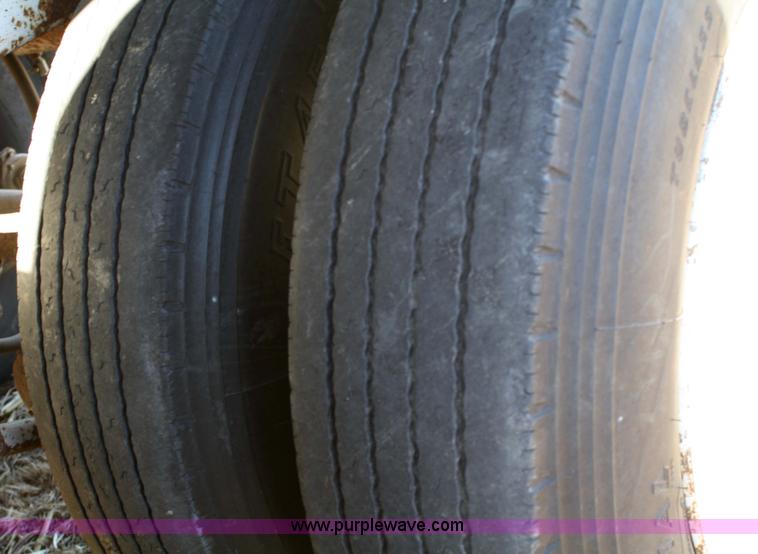 image for item 5002 1987 Timpte 42' grain trailer