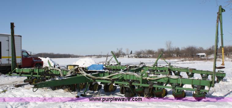 image for item 5003 John Deere 7000 12 row planter