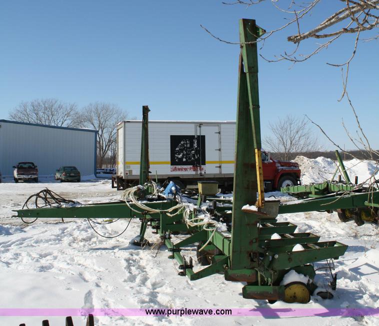 image for item 5003 John Deere 7000 12 row planter