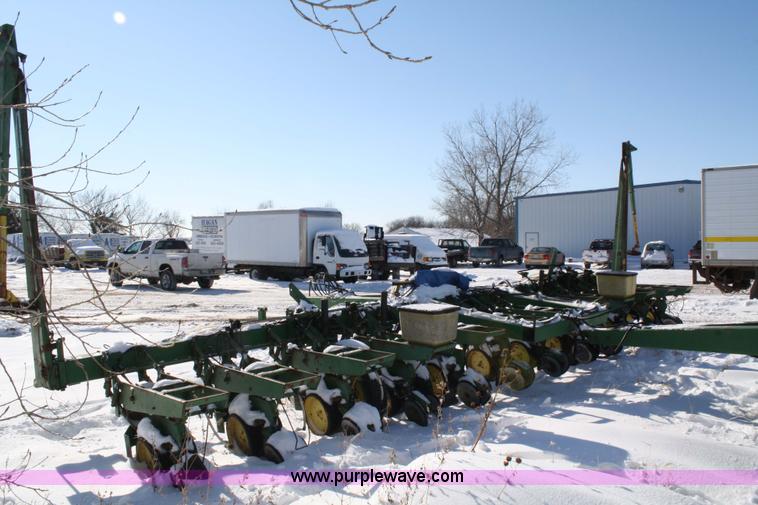 image for item 5003 John Deere 7000 12 row planter