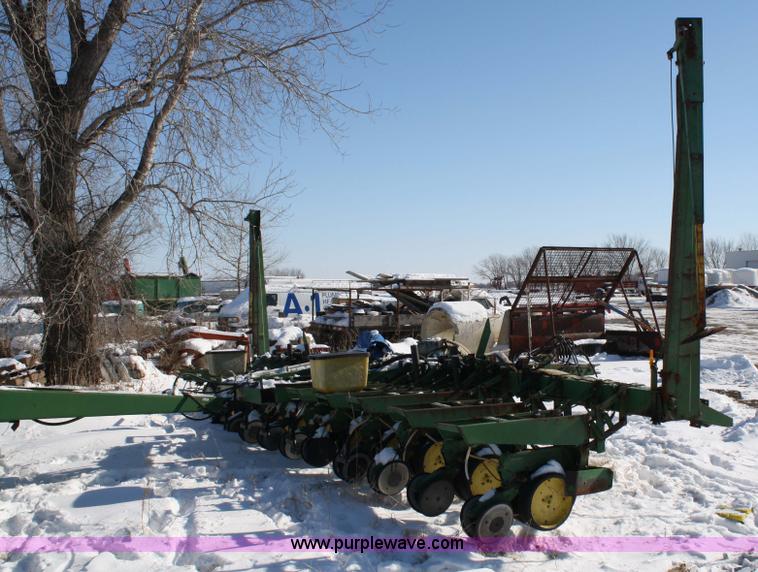 image for item 5003 John Deere 7000 12 row planter