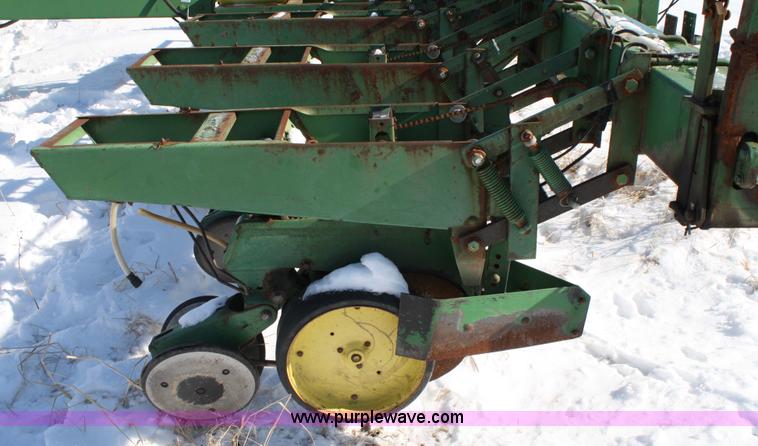 image for item 5003 John Deere 7000 12 row planter