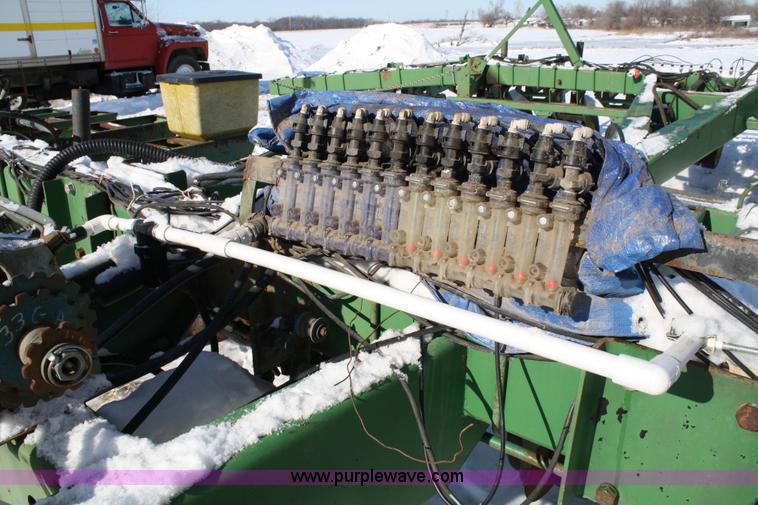 image for item 5003 John Deere 7000 12 row planter
