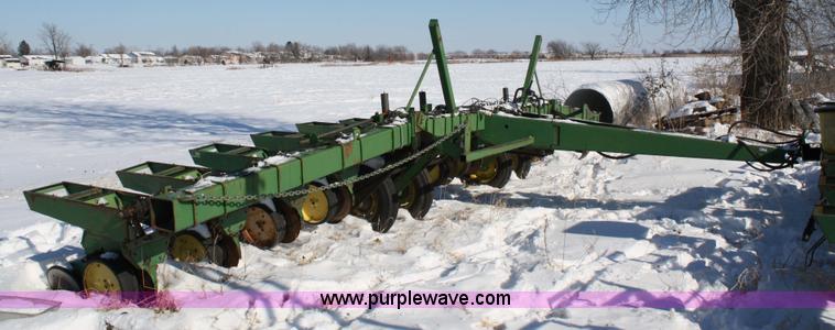 image for item 5004 John Deere 7000 planter