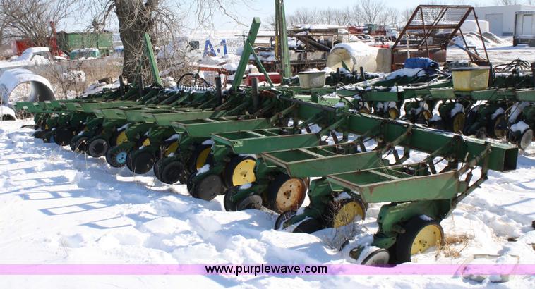 image for item 5004 John Deere 7000 planter