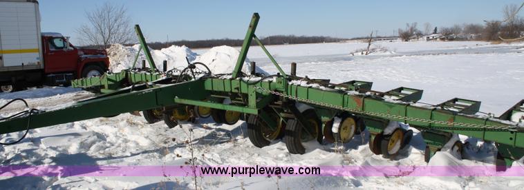 image for item 5004 John Deere 7000 planter