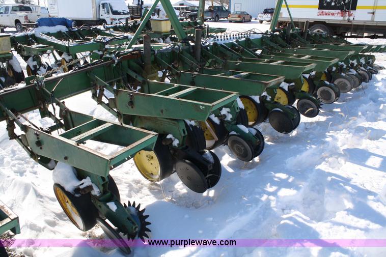 image for item 5004 John Deere 7000 planter