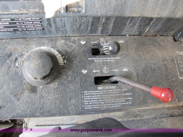 image for item 5214 1982 John Deere 8820 combine