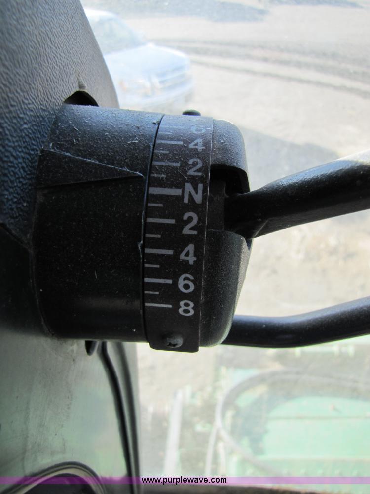 image for item 5214 1982 John Deere 8820 combine