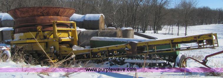 image for item 5220 1980 Haybuster H1000 Big Bite tub grinder