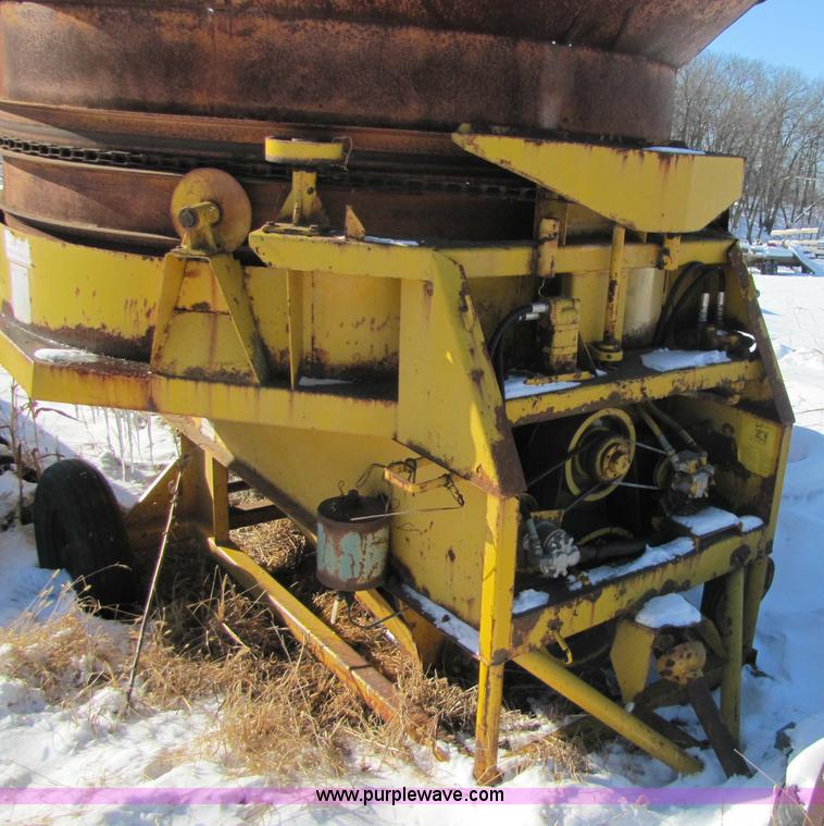 image for item 5220 1980 Haybuster H1000 Big Bite tub grinder