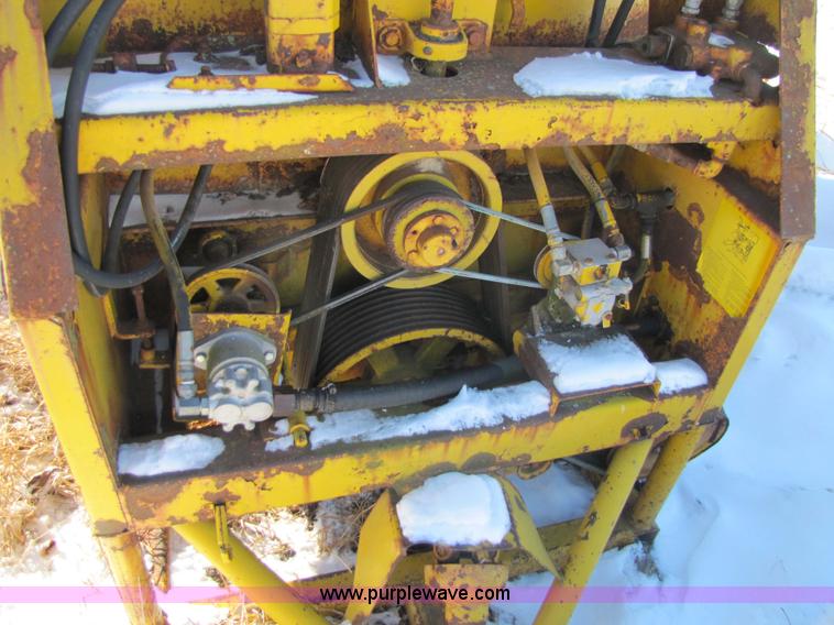 image for item 5220 1980 Haybuster H1000 Big Bite tub grinder