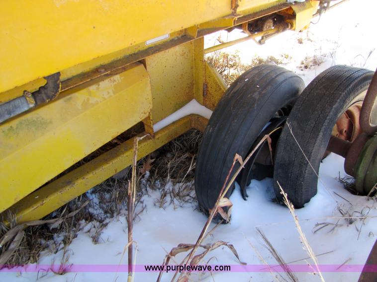 image for item 5220 1980 Haybuster H1000 Big Bite tub grinder