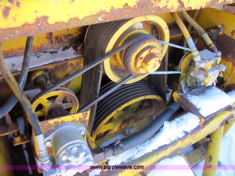 image for item 5220 1980 Haybuster H1000 Big Bite tub grinder