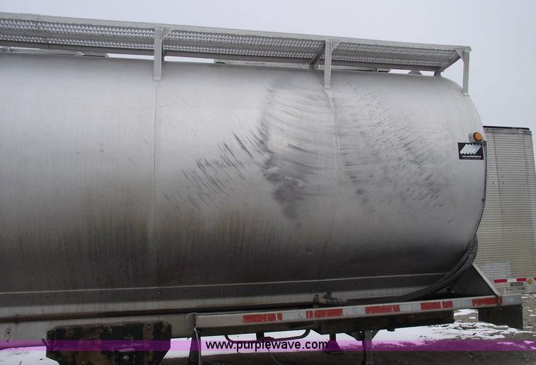 image for item 5473 1994 Warren AT-36-SR4 feed trailer