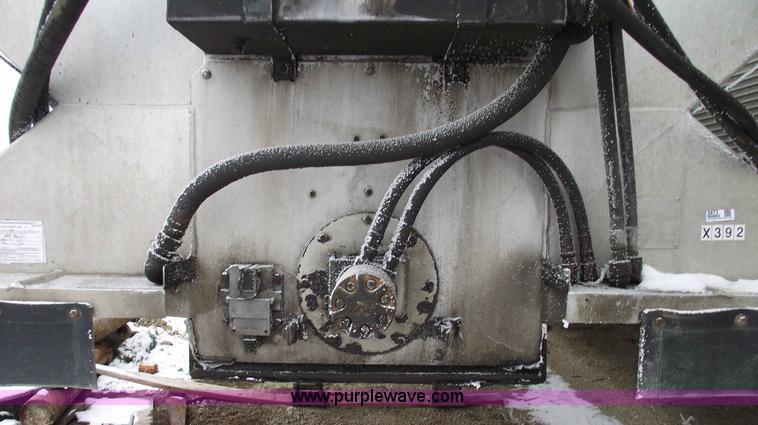 image for item 5473 1994 Warren AT-36-SR4 feed trailer